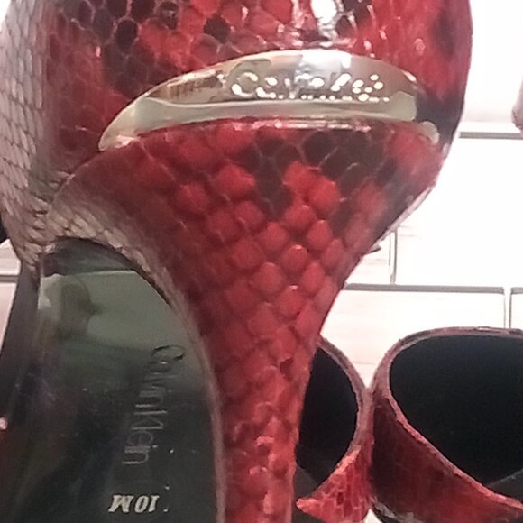 Calvin Klein heels. good condition. Size 10 - Picture 4 of 7
